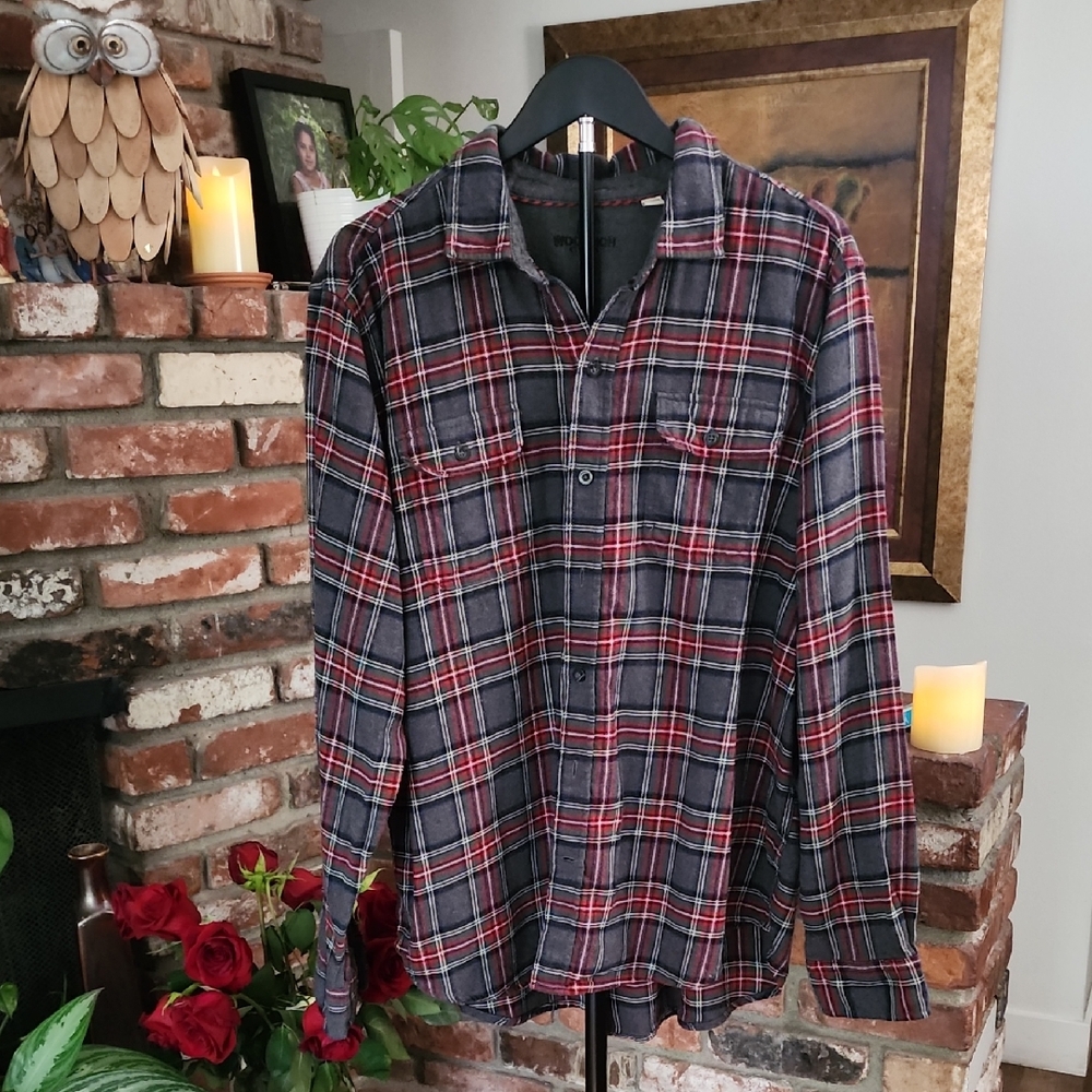 Woolrich Plaid Flannel Shirt Black Red Gray Cotton Button Down Men’s